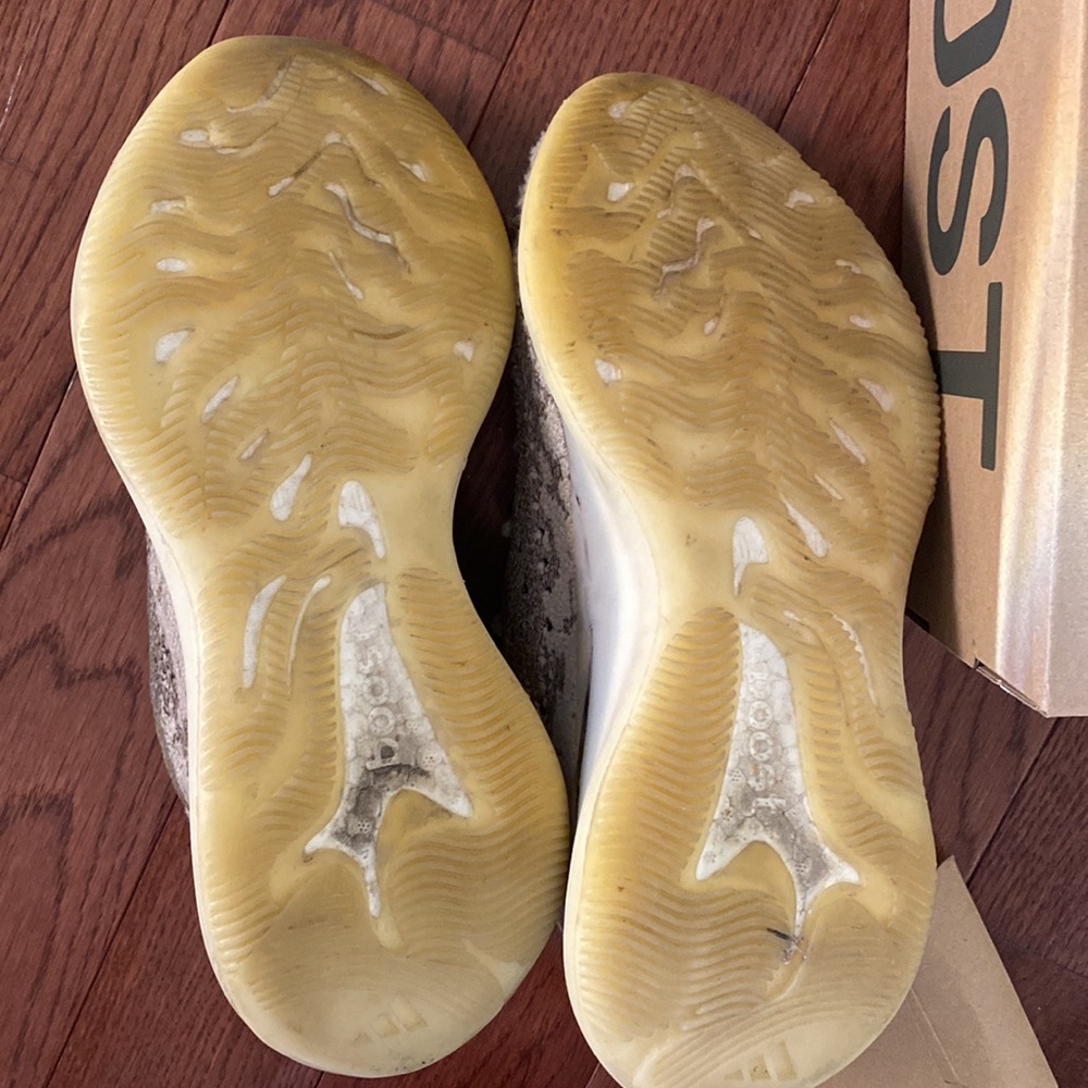 Yeezy Boost 380 - Picture 8 of 11